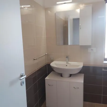 Tithouse Apartment